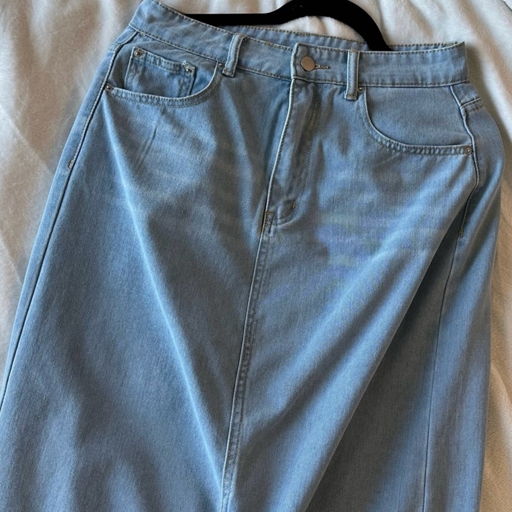 Women’s Denim Midi Skirt With Split Hem Size 6